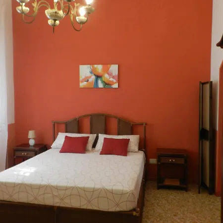 Casa A Corte Nel Centro Storico * Taviano (Lecce)