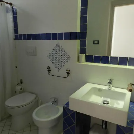 Semesterbostad Casa A Corte Nel Centro Storico